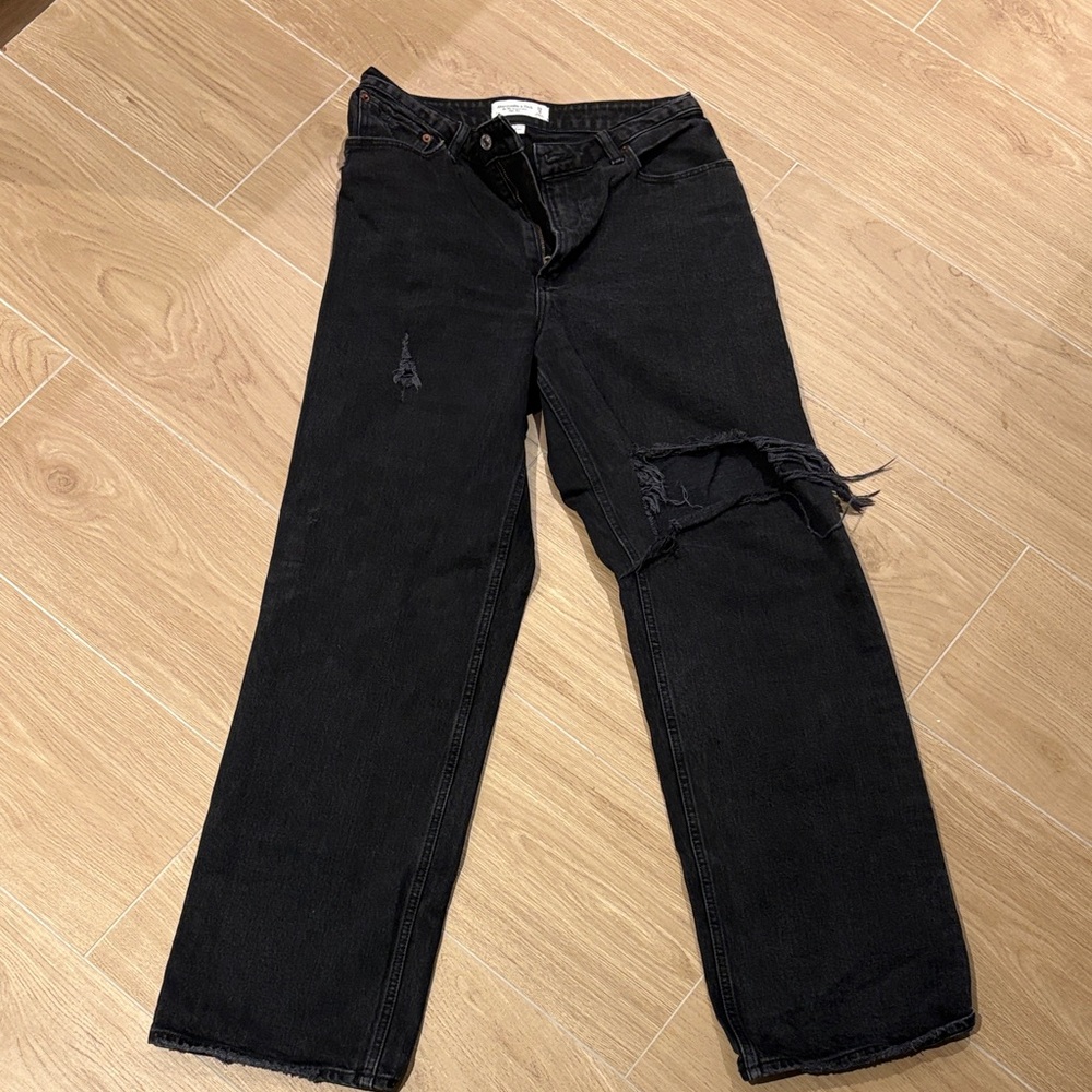 Abercrombie Curve Love 90’s Relaxed Jean - Size 29/8
